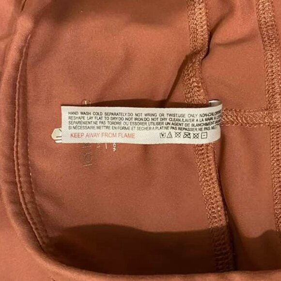 La Kottee Spandex Athletic Shorts with Multiple Pockets – Size Small - Picture 12 of 14